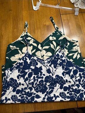 Source Unknown Floral V-Neck Camisoles - Forest Green & Navy